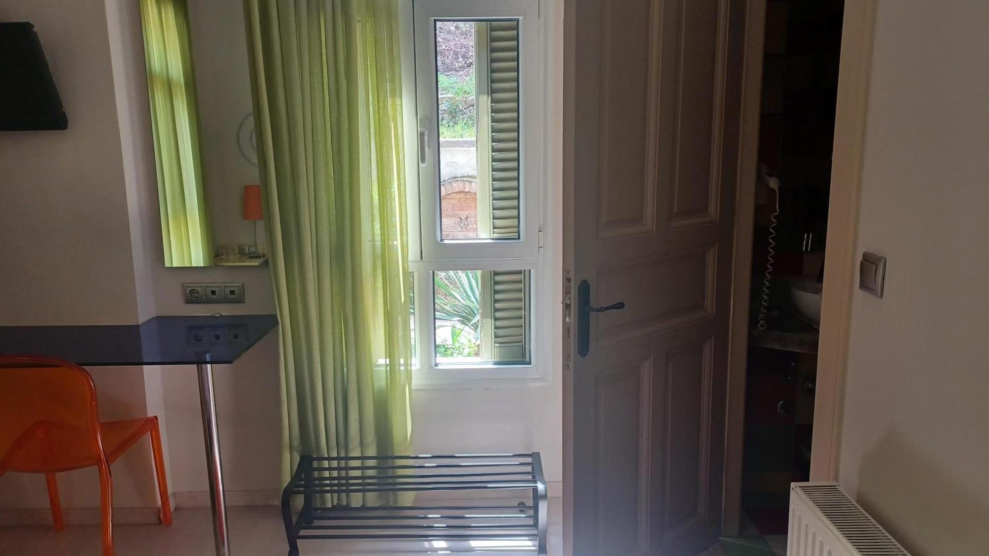 Room "Frog" In A Neoclasical House Kastoria Exterior photo